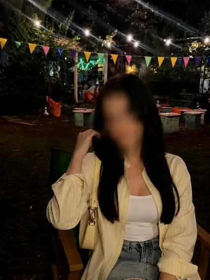 Andrea, 24