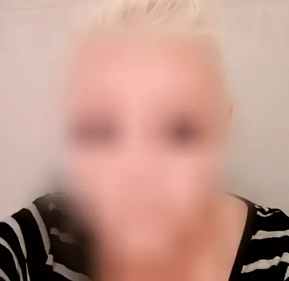 Anja, 39