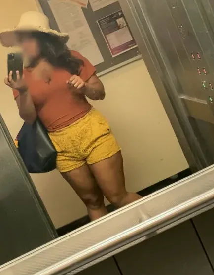Bernadette, 34