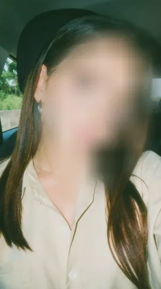 Bernadette, 25