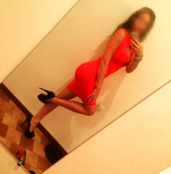 Chiara, 28