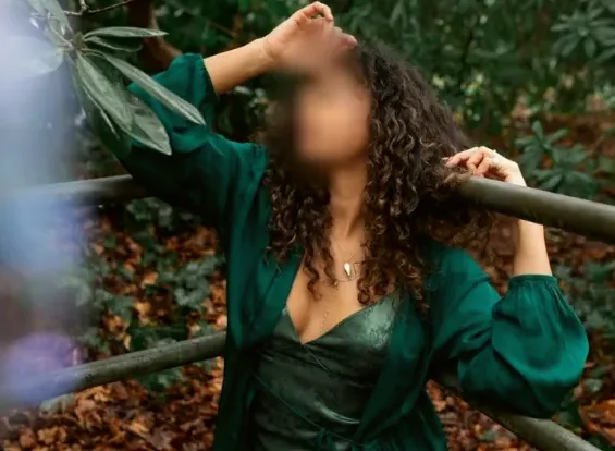 Clara, 36