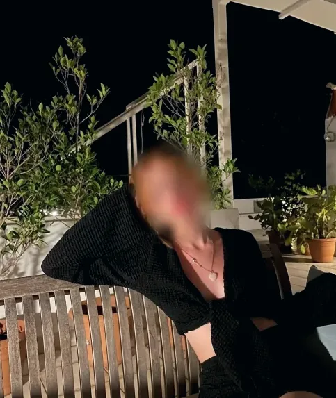 Eva, 21
