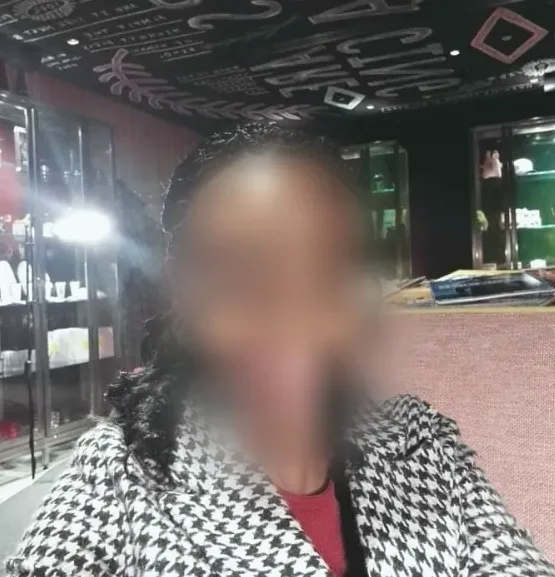 Larissa, 39