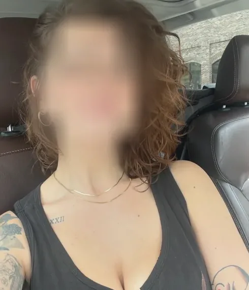 Larissa, 39
