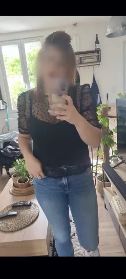 Lejla, 34