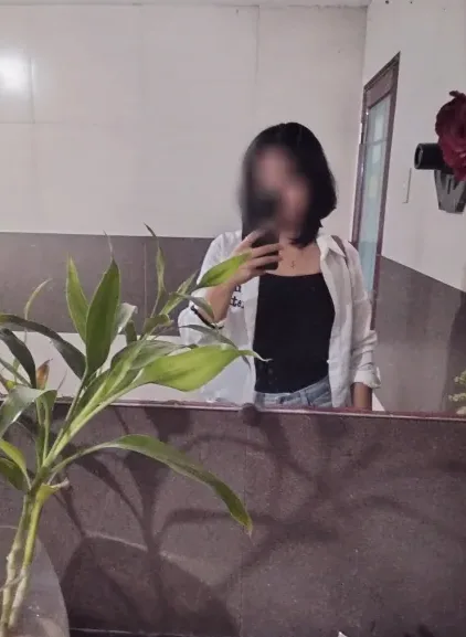 Lejla, 25