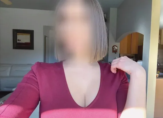 Michaela, 32