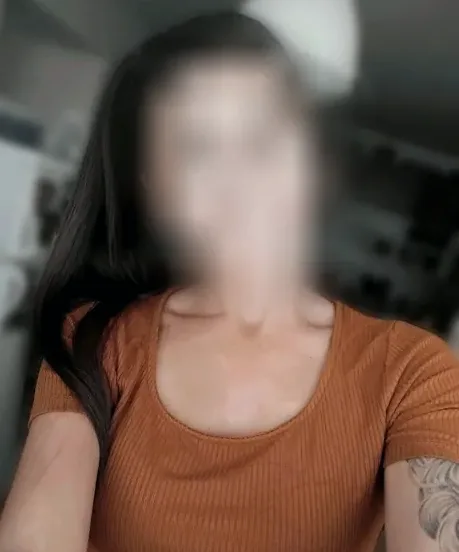 Nicole, 32