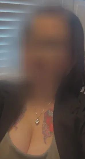 Nina, 39