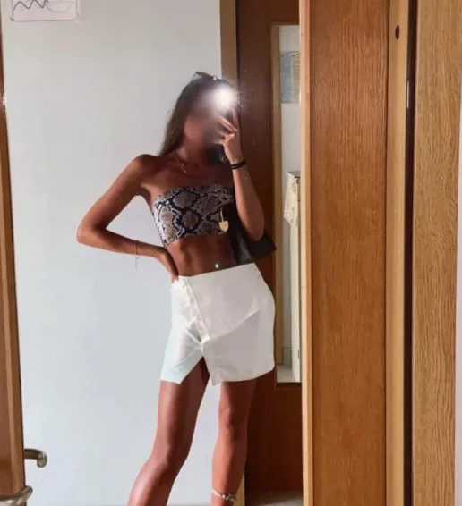 Nora, 27