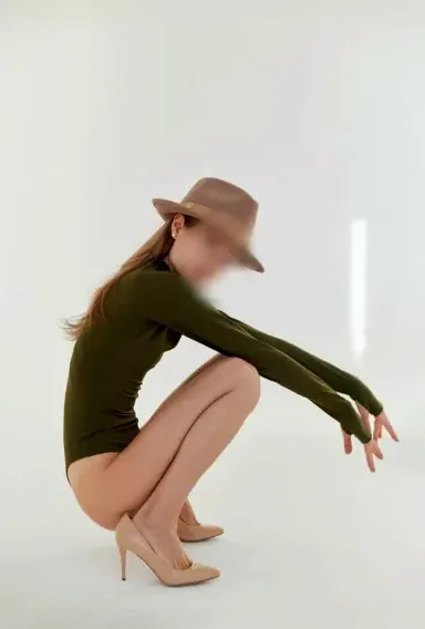 Simone, 30