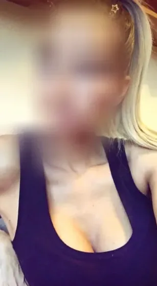 Zeynep, 28