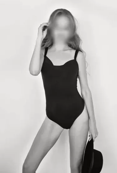 Zeynep, 40